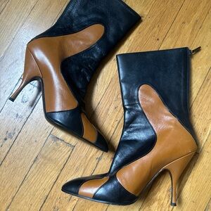 Bottega Veneta Brown & Black Boots
#bottegeveneta #bottega #BV #bottegaboots